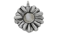 Pendentif daisy de 38x40mm....